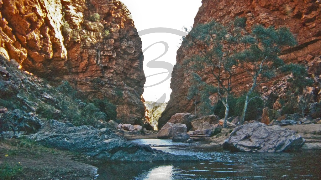 Western McDonnell Range - Simpson Gap.jpg