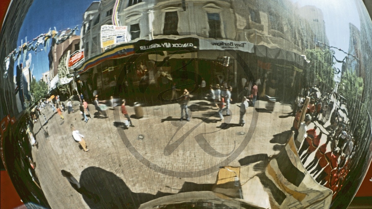 Adelaide - Rundle Mall - Spiegelung_C04-10-11.jpg