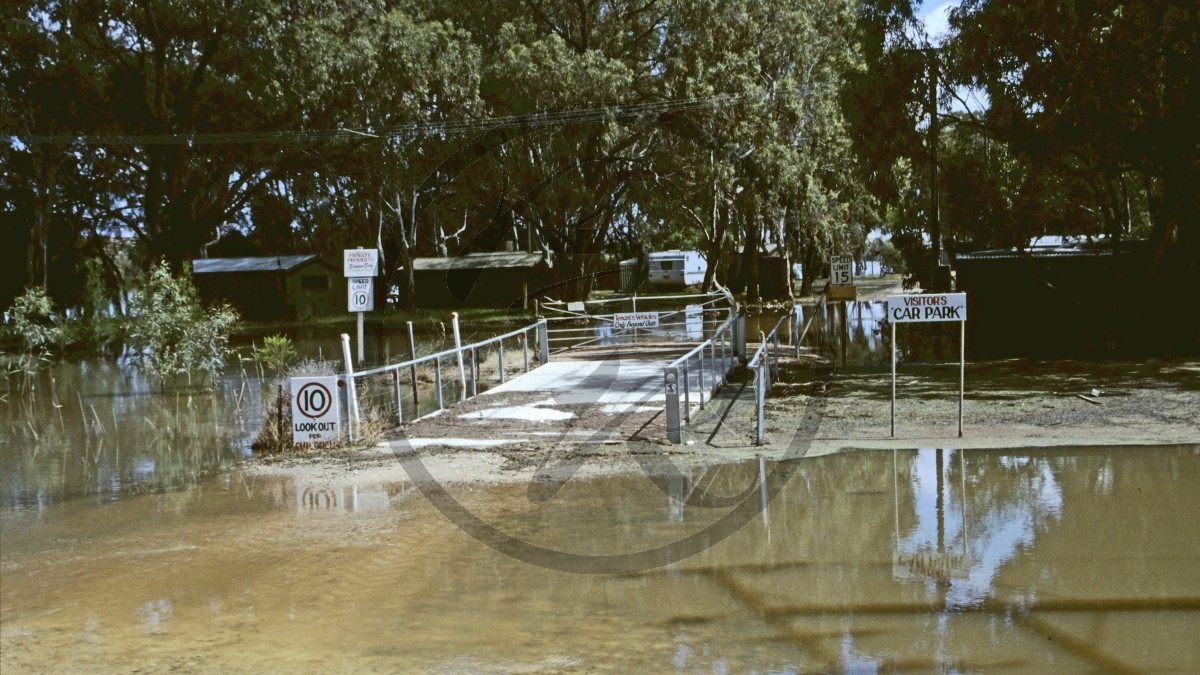 Blanchetown - Murray River - Hochwasser_C04-09-42.jpg