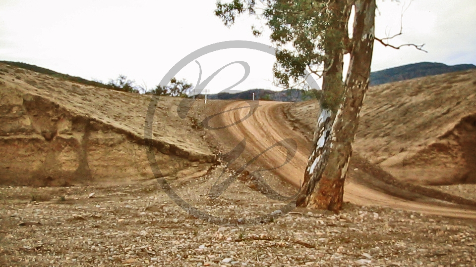 Brachina Gorge - Outback-Piste - Flinders Range Nationalpark_C04-33-26.JPG